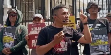 Aksi Solidaritas Jurnalis Bandung menolak RUU Penyiaran di depan Gedung DPRD Jabar, Jalan Diponegoro, Kota Bandung, Selasa (28/05/2024).(Foto:Istimewa).
