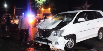 Tabrakan Inova dan truk di Pintu Tol Plumbon terjadi pada Senin 6 Mei 2024, sekitar pukul 23 ,15 WIB di wilayah Desa Gombang Kecamatan Plumbon Kabupaten Cirebon Provinsi Jawa Barat.