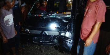 Tabrakan Yamaha Nmax dan mobil bak terbuka di Jalan Raya Banjar Dusun Cisalam RT 6 WR 2 Desa Pasirpanjang Kecamatan Manonjaya Kabupaten Tasikmalaya Jawa Barat.