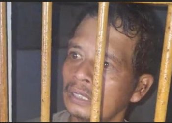 Tarsum (41), belum bisa dimintai keterangan terkait alasan membunuh dan memutilasi Istrinya Yanti (40), di jalan Dusun Sindangjaya, Desa Cisontrol, Kecamatan Rancah, Kabupaten Ciamis.(Foto:Istimewa).