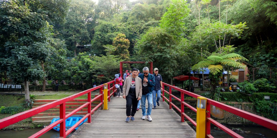 Teras Cikapundung akan direoptimalisasi, kata Penjabat Wali Kota Bandung Bambang Tirtoyuliono.