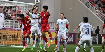 Presiden Jokowi optimistis Timnas Indonesia U-23 masuk ke Olimpiade Paris 2024. Hal tersebut disampaikan Kepala Negara menanggapi kekalahan timnas Indonesia U-23 atas Uzbekistan pada babak semifinal Piala Asia U-23.