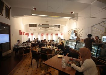 Daftar kuliner pilihan Jalan Braga Bandung seiring dengan penerapan Braga Beken atau Braga Bebas Kendaraan 4-5 Mei oleh Pemerintah Kota Bandung.