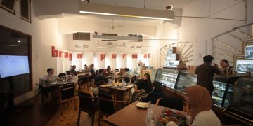 Daftar kuliner pilihan Jalan Braga Bandung seiring dengan penerapan Braga Beken atau Braga Bebas Kendaraan 4-5 Mei oleh Pemerintah Kota Bandung.