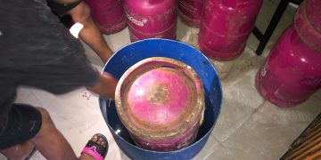 Kebakaran menimpa tempat usaha laundry di Kota Cimahi Jawa Barat, tepatnya Jl. Melong RT 03 RW 13 Kelurahan Melong Kecamatan Cimahi selatan Kota Cimahi.