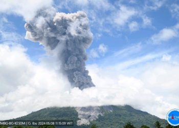 Gunung Ibu di Maluku Utara naik status siaga (level III) dari sebelumnya waspada (level II), menurut siaran pers PVMBG 8 Mei 2024.