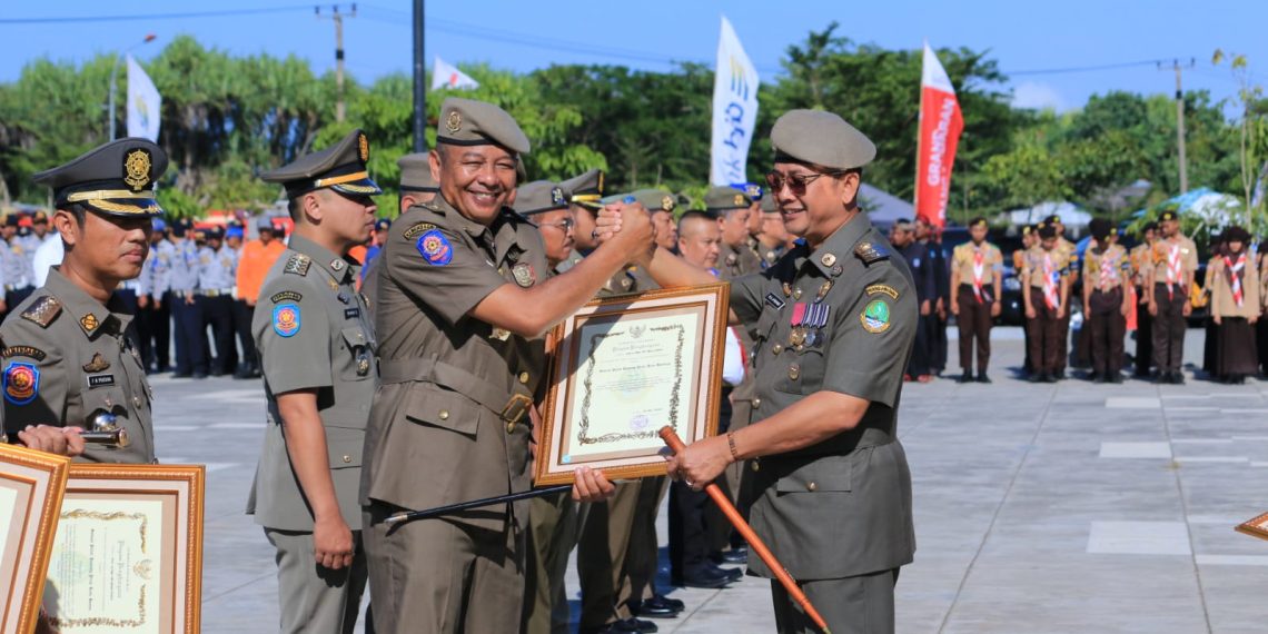 Satpol PP Kota Bandung sabet 10 penghargaan pada puncak Peringatan HUT Satpol PP dan Satlinmas Tingkat Jawa Barat Tahun 2024.