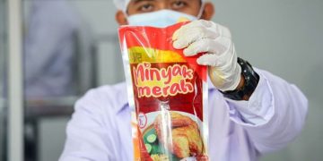 Khasiat minyak makan merah, seperti apa sebetulnya? Pada awal tahun ini, produk minyak makan merah sempat viral.