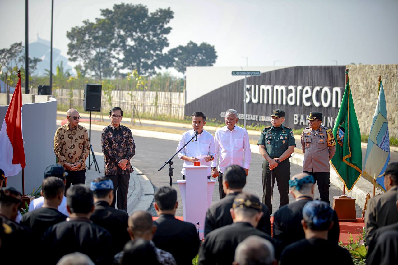 Simpang Selatan Masjid Al Jabbar Diresmikan - SATUJABAR