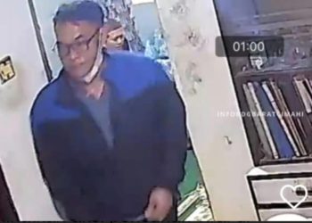 Tangakapan layar video yang merekam pelaku pencurian menyusup sebagai tamu acara syukuran dan viral di media sosial.(Foto:Istimewa).