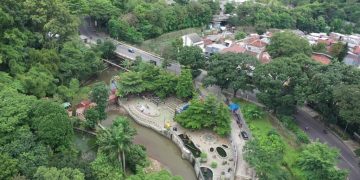 Taman Teras Cikapundung Kota Bandung Teras Cikapundung Kota Bandung direaktivasi. Menurut rencana akan diresmikan pada Minggu 26 Mei 2024 mendatang.