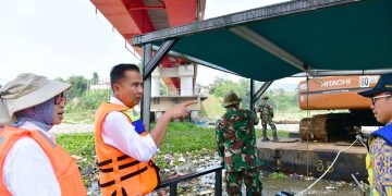 Sampah Citarum susah dibersihkan karena sejumlah kendala, kata Penjabat Gubernur Jawa Barat Bey Machmudin.