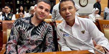 Calvin Ronald Verdonk disetujui untuk mendapatkan kewarganegaraan Indonesia oleh Komisi X dan III DPR RI.