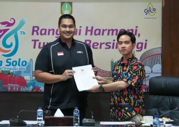 Wali Kota Solo Gibran Rakabuming Raka mengucapkan terima kasih kepada Kemenpora dan Menteri Pemuda dan Olahraga Republik Infonesia (Menpora RI) Dito Ariotedjo yang menunjuk Solo sebagai tuan rumah penyelenggaraan Pekan Paralimpiade Nasional (Peparnas) 2024. (foto: egan/kemenpora.go.id)