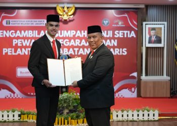 Jens Raven, pemain berbakat yang baru berusia 18 tahun yang saat ini bermain untuk FC Dordrecht resmi menyandang status Warga Negara Indonesia (WNI).