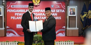 Jens Raven, pemain berbakat yang baru berusia 18 tahun yang saat ini bermain untuk FC Dordrecht resmi menyandang status Warga Negara Indonesia (WNI).