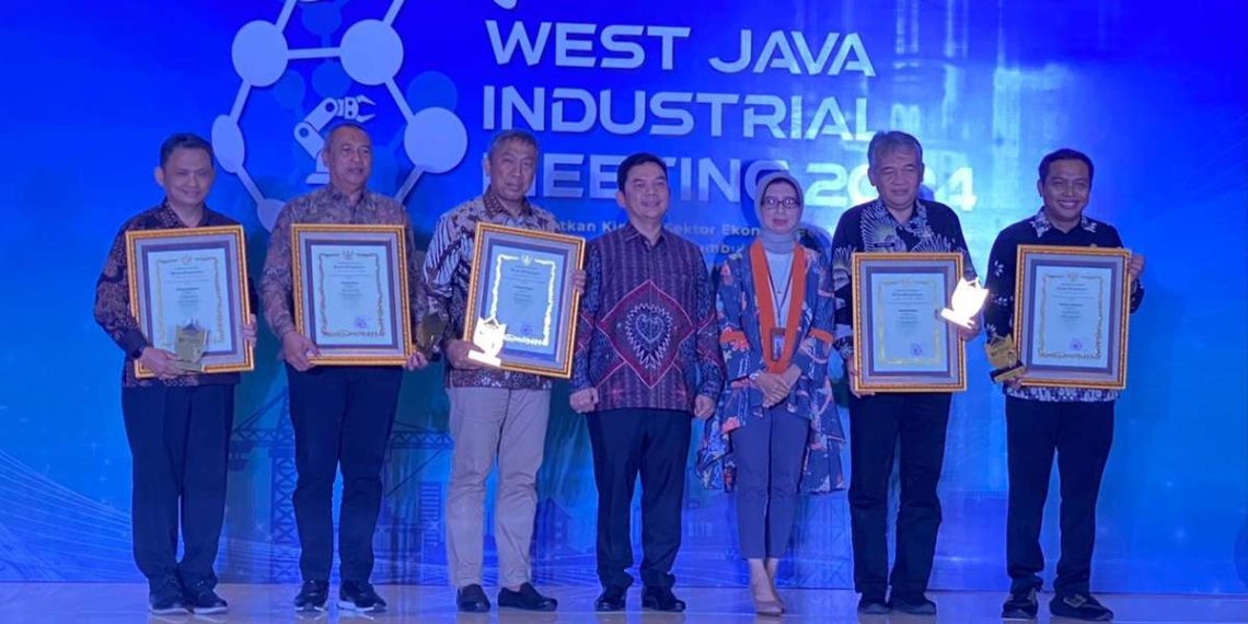 Kabupaten Garut masuk lima besar Proposal Investasi Terbaik dalam acara West Java Industrial Meeting 2024 yang diadakan di Trans Luxury Hotel, Kota Bandung, Jum'at (28/6/2024).