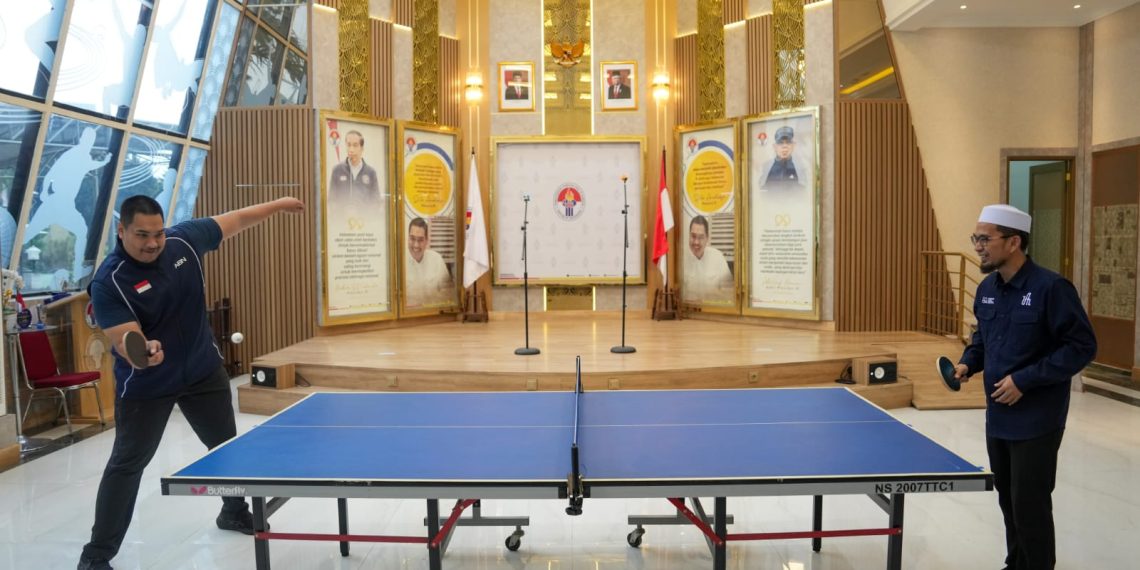 Menteri Pemuda dan Olahraga Republik Indonesia (Menpora RI) Dito Ariotedjo menerima audiensi Ustadz Ulama dan Dai kondang, Ustadz Adi Hidayat (UAH) di Kantor Kemenpora, Senayan, Jakarta, Selasa (25/6).(foto:egan/kemenpora.go.id)