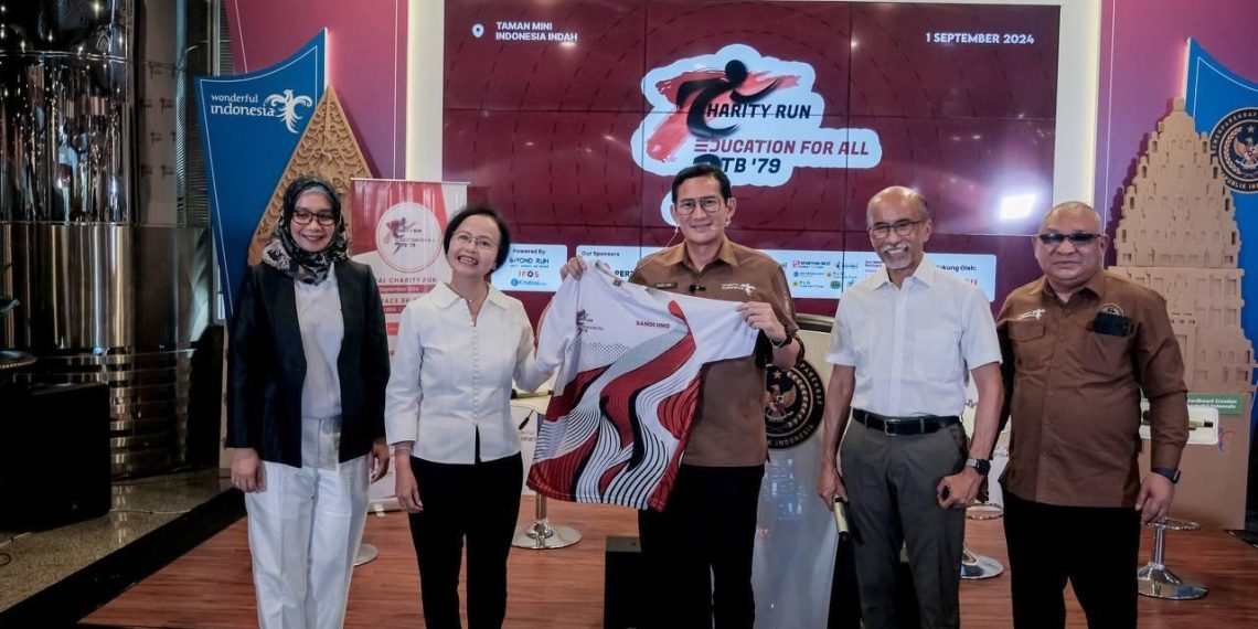 Kementerian Pariwisata dan Ekonomi Kreatif/Badan Pariwisata dan Ekonomi Kreatif (Kemenparekraf/Baparekraf) memberikan dukungan penuh terhadap pelaksanaan "Charity Run: Education for All by ITB '79"