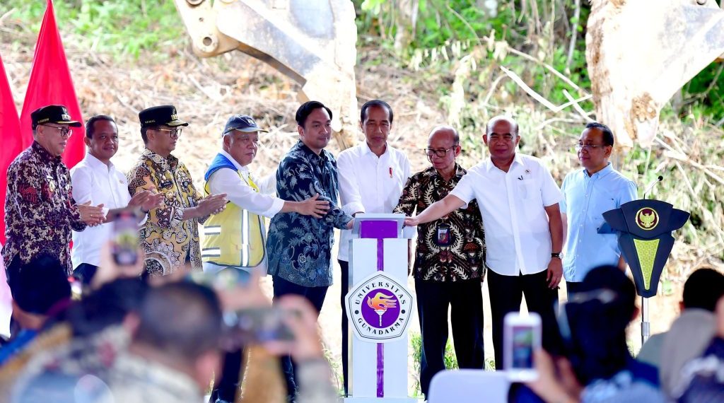 Universitas di IKN pertama groundbreaking oleh Presiden Joko Widodo (Jokowi) yakni pembangunan Gedung Kampus Program Doktor International Universitas Gunadarma,