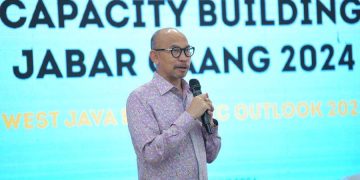 Chatib Basri paparkan kekuatan dan potensi ekonomi Jabar dihadapan para kepala perangkat daerah serta dirut BUMD di Pemerintah Provinsi Jawa Barat.