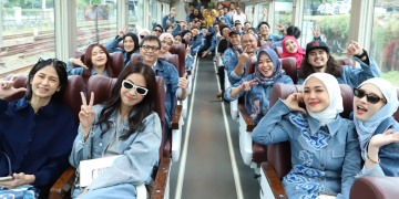 Puluhan influencer meriahkan Travelling by Train 3-5 Juni 2024, menurut siaran pers PT Kereta Api Indonesia (Persero).