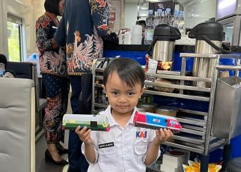 KAI Services Gelar Program "Kidsfun Menu with Papercraft Train Series" untuk Meningkatkan Pengalaman Liburan