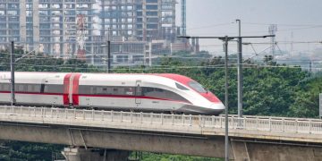 Pada Kamis, 27 Juni, Kereta Cepat Whoosh mencatatkan jumlah penumpang harian tertinggi sejak mulai beroperasi secara komersial. Sebanyak 22.249 penumpang memanfaatkan layanan Whoosh pada hari itu.