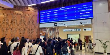 Penumpang kereta cepat Whoosh alami lonjakan jelang libur panjang Idul Adha, 15-18 Juni 2024. Pada Jumat, 14 Juni 2024, sejumlah kereta khususnya untuk keberangkatan sore hingga kereta terakhir pukul 20.30 okupansinya sudah berkisar di 75 s.d 85%.