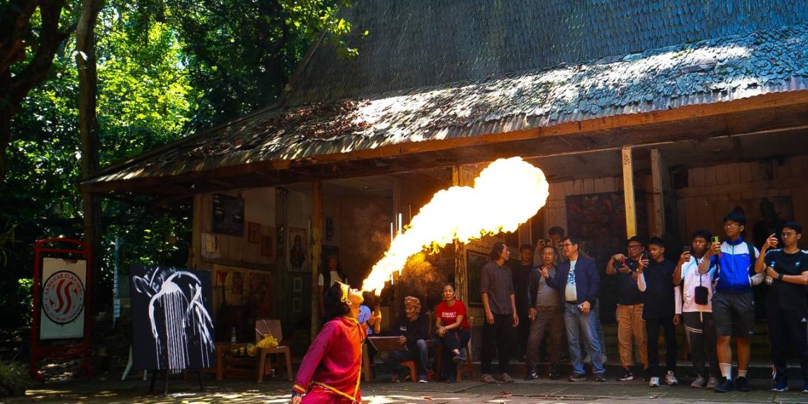 Bandung Arts Festival di Sanggar Olah Seni Babakan Siliwangi Bandung, 19-21 Juli 2024. hadirkan seniman mancanegara.