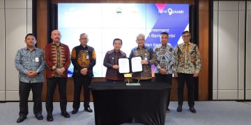 Penandatanganan Shareholders Agreement dilakukan antara bank bjb dengan Gubernur Jambi usai klausul pengendalian atas Bank Jambi disepakati. (FOTO: Istimewa)