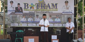 Setelah sukses menggelar Botram perdana di Desa Ciantra Cikarang Selatan, kali ini program berkolaborasi terus melayani (Botram) yang digagas Disdukcapil Kabupaten Bekasi hadir di Desa, Hegarmukti Kecamatan Cikarang Pusat, pada Rabu (10/7/2024). foto : Jaja Jaelani