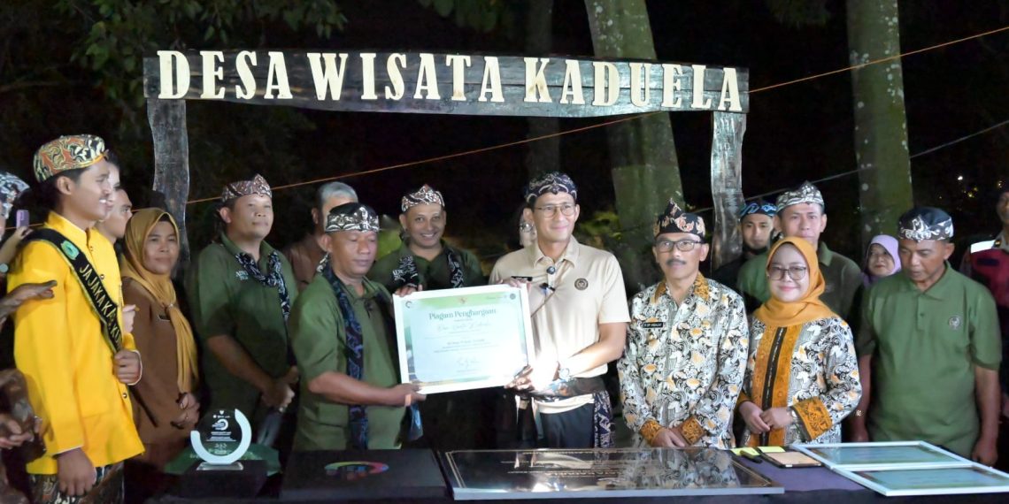 Desa Kaduela, yang terletak di Kecamatan Pasawahan, Kabupaten Kuningan, meraih prestasi membanggakan dengan masuk dalam 50 besar Anugerah Desa Wisata Indonesia (ADWI) 2024 tingkat nasional.