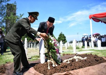 Pemakaman HR Nuriana yang wafat