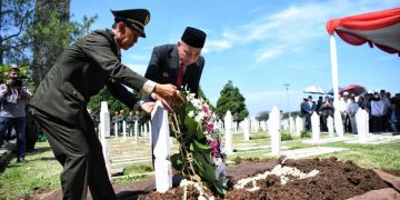 Pemakaman HR Nuriana yang wafat