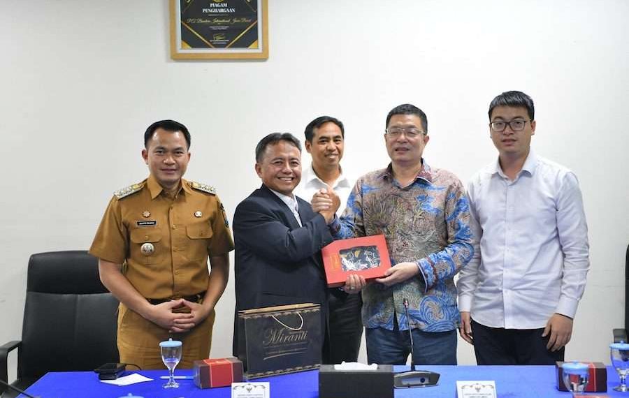 Investor China jajaki pengelolaan sampah untuk Cirebon Raya, kata Sekda Provinsi Jabar Herman Suryatman.