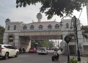 JPO Asia Afrika dibuka lagi. Jembatan ini telah menjadi salah satu lokasi di Kota Bandung yang Instagramable.