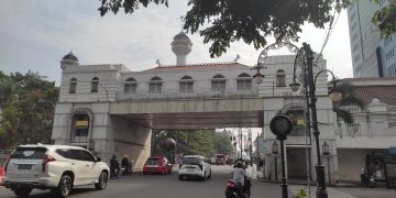 JPO Asia Afrika dibuka lagi. Jembatan ini telah menjadi salah satu lokasi di Kota Bandung yang Instagramable.
