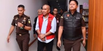 Mantan Pj Bupati Bandung Barat, Arsan Latif ditahan Kejaksaan Tinggi (Kejati) Jawa Barat, setelah ditetapkan sebagai tersangka kasus korupsi proyek bangun guna serah Pasar Sindang Kasih, Kecamatan Cigasong, Kabupaten Majalengka.(Foto:Istimewa).