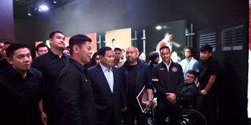 Menpora Dito Ariotedjo dampingi Presiden terpilih Prabowo Subianto di hari kedua Reveal Jersey Merah Putih Tim Olimpiade 2024 Paris, Jumat (5/7).