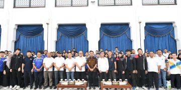 Penjabat Gubernur Jawa Barat Bey Machmudin lepas atlet Jabar ke Korea Selatan untuk berlatih