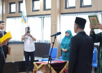 Penjabat Wali Kota Tasikmalaya hadiri pelantikan Penjabat Sekda Asep Goparullah menggantikan Ivan Dicksan yang cuti di luar tanggungan negara.(FOTO: Humas Pemkot Tasikmalaya)