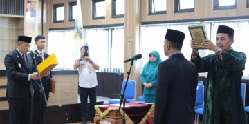 Penjabat Wali Kota Tasikmalaya hadiri pelantikan Penjabat Sekda Asep Goparullah menggantikan Ivan Dicksan yang cuti di luar tanggungan negara.(FOTO: Humas Pemkot Tasikmalaya)