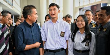 Penjabat Gubernur Jawa Barat, Bey Machmudin, apresiasi film pendek berjudul Hantu di Sekolah yang digagas Satgas Saber Pungli Provinsi Jabar.