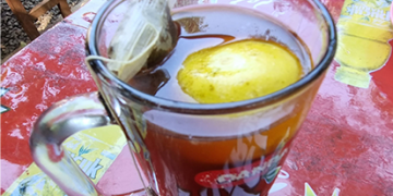 Minuman teh lemon lemon tea