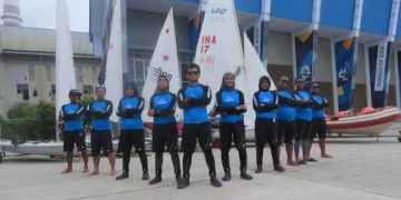 Tim layar Jawa Barat yang akan berkompetisi di Pekan Olahraga Nasional (PON) XXI di Sumatra Utara-Aceh tahun 2024 dipastikan akan berangkat lebih awal menuju Aceh untuk melakukan proses aklimatisasi. Hal ini diungkapkan oleh Ketua Umum Persatuan Olahraga Layar Seluruh Indonesia (PORLASI) Jawa Barat, Arief Prayitno.(FOTO: Humas KONI Jabar)