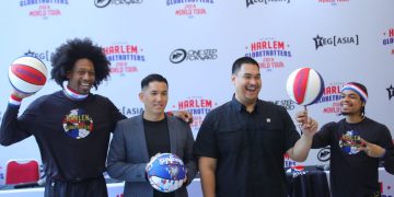 Menpora Dito menghadiri acara konferensi pers bersama Presiden Direktur One Step Forward Roderick Tjandra bersama dua pemain Harlem Globetotters, Moose Weekes dan Wham Middleton di Media Center Kemenpora, Senayan, Jakarta, Jumat (19/7) siang. (foto:herry/kemenpora.go.id)