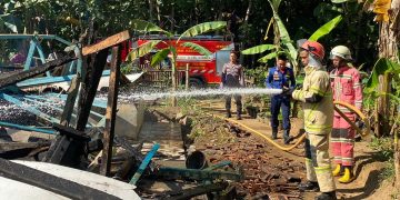 Kebakaran rumah warga di Pamarican Ciamis Minggu 14 Juli 2024, tepatnya di Dusun Sukamaju RT 022 RW 007 Desa Sukajaya Kecamatan Pamarican Kabupaten Ciamis.