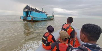 Kapal LCT Cita XX Hilang Kontak, Tim SAR Lakukan Pencarian - (Basarnas)