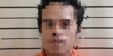 Satuan Reserse Narkoba Polres Majalengka berhasil menangkap seorang pelaku berinisial YS (22), warga Kecamatan Malausma, Kabupaten Majalengka, yang diduga melakukan tindak pidana di bidang psikotropika. Penangkapan tersebut dilakukan pada Minggu, 7 Juli 2024, sekitar pukul 17.00 WIB di pinggir Jalan Raya Desa Kalapadua, Kecamatan Lemahsugih, Kabupaten Majalengka.
Penangkapan itu sejalan dengan Operasi Antik Lodaya 2024.(FOTO: Istimewa)